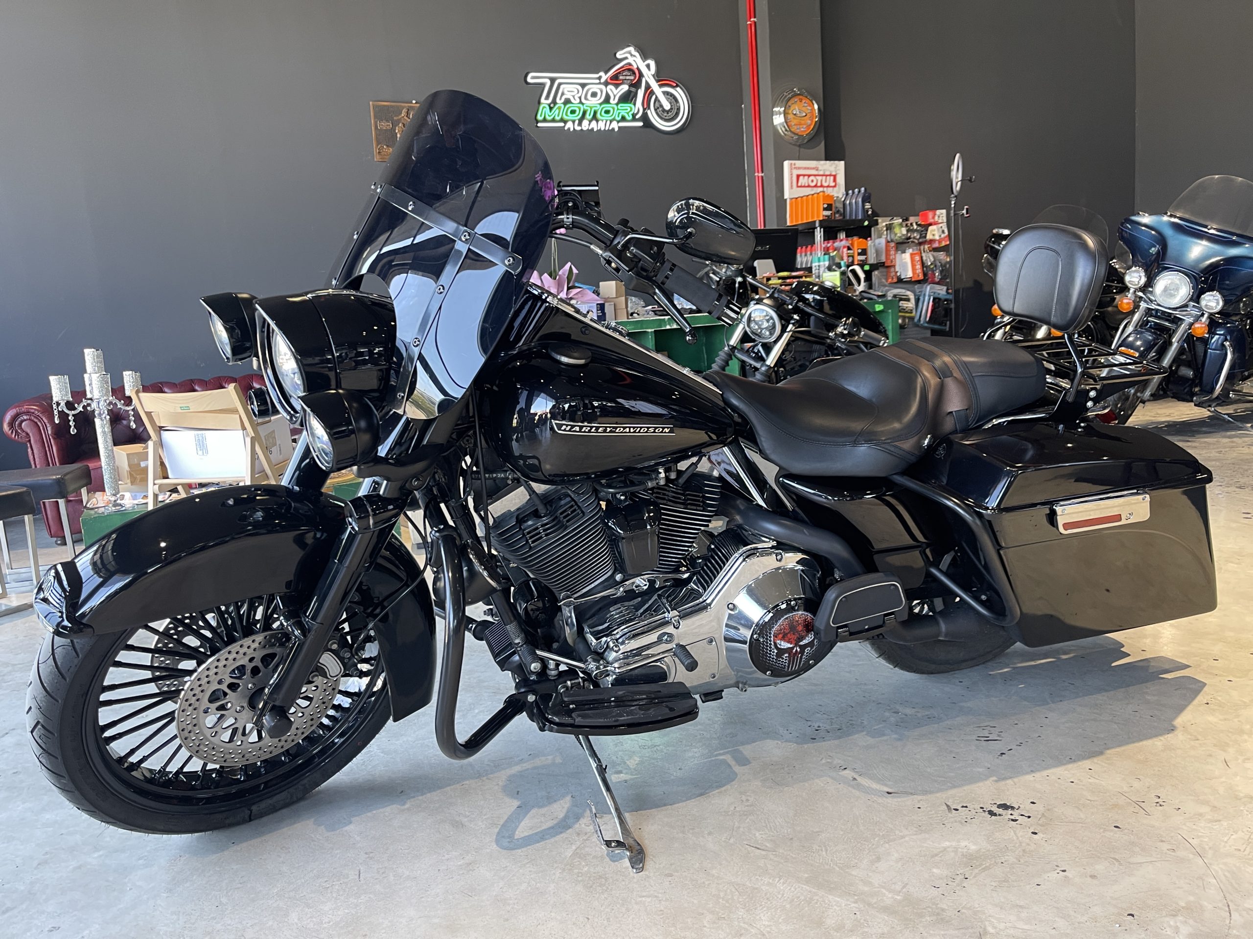 Harley-davidson Roadking total black i zi fullextra troy motor albaniasuper okazion